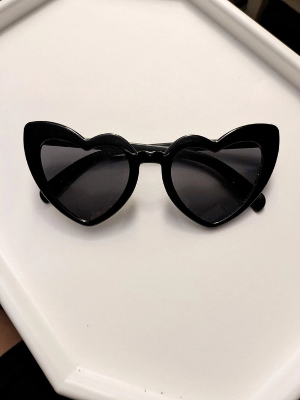 Black Cat-Eye Heart-Shaped Sunglasses